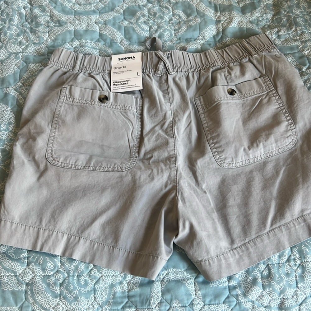 Grey shorts